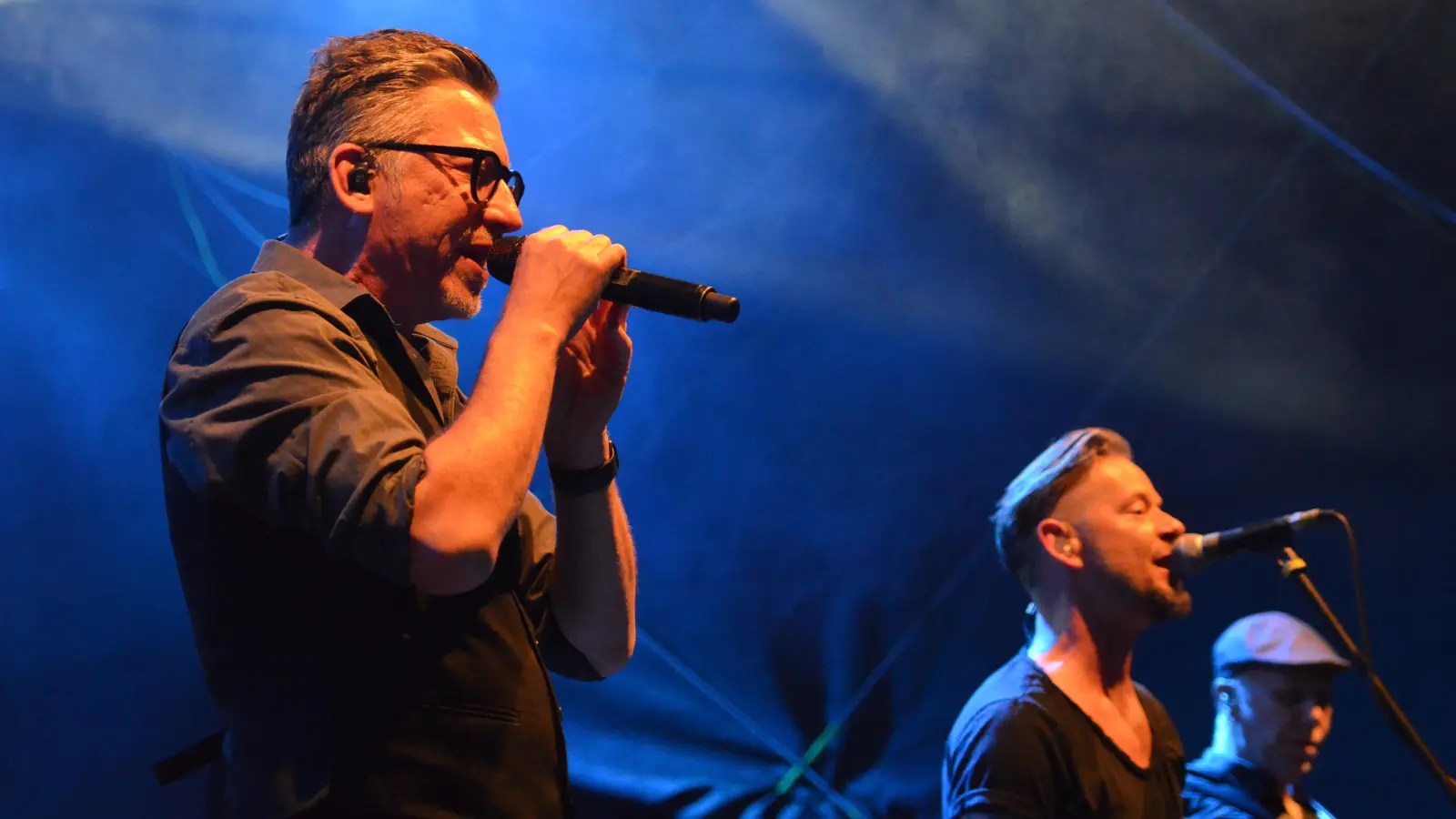 Zur späten Stunde sorgen sie als Headliner für den Höhepunkt des Auftakt-Freitags – und sicherlich auch einen der besten Auftritte des Wochenendes. (Foto: Yvonne Neckermann)