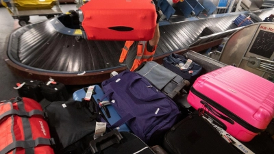 Vier Prozent der Gepäckstücke gehen auf Nimmerwiedersehen verloren. (Symbolbild) (Foto: Marijan Murat/dpa)
