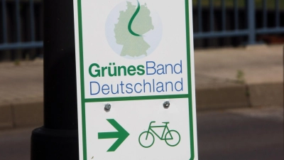 Am „Grünen Band“ gibt es auch Rad- und Wanderwege. (Symbolbild) (Foto: Jens Büttner/dpa)