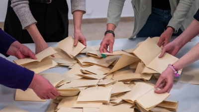 Der Landkreis Ostallgäu wird künftig von Bernd Stapfner (Freie Wähler) vertreten.  (Foto: Daniel Vogl/dpa)