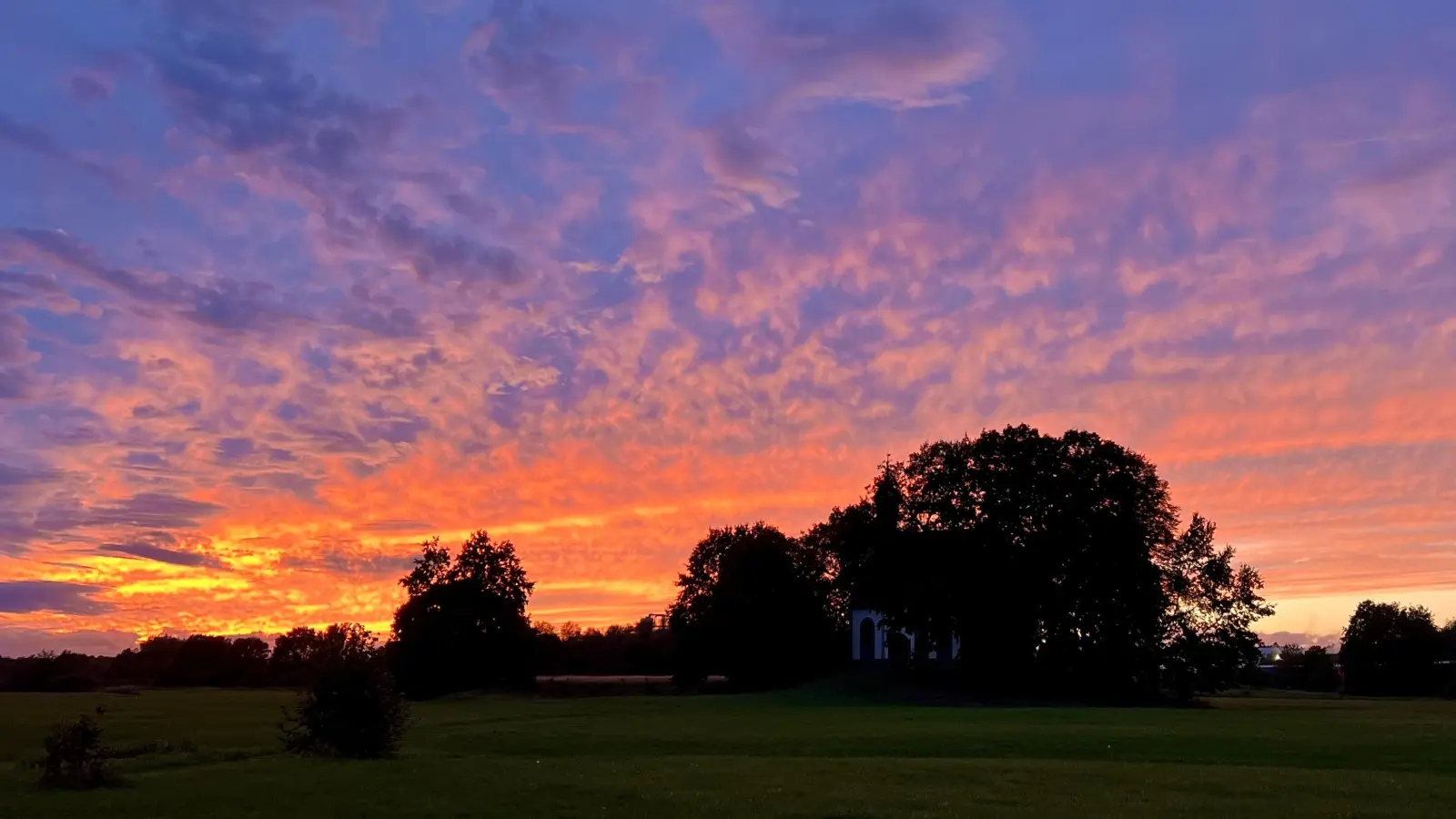 Wolkenspiel - gesehen bei Wilburgstetten-Limburg. (Foto: Karin Mahler)