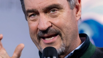 Die Geldströme der AfD sind aus der Sicht von Markus Söder nicht plausibel. Er fordert eine Überprüfung, ob die Partei etwa Geld aus Moskau erhalte. (Archivbild) (Foto: Sven Hoppe/dpa)
