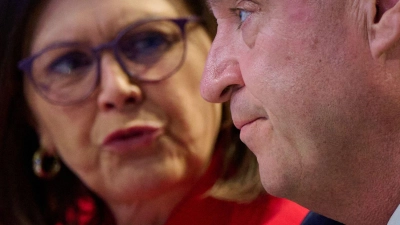 Markus Söder wirbt für Ilse Aigner. (Foto: Sven Hoppe/dpa)