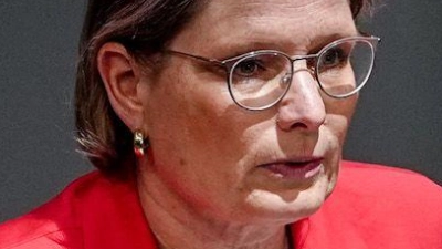 Justizministerin Stefanie Hubig (SPD) arbeitet an einem Gesetz zum Schutz vor digitaler Gewalt. (Foto: Michael Kappeler/dpa)