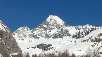 Die Frau erfror knapp unterhalb des Gipfels. (Archivbild) (Foto: Joachim Hauck/dpa)