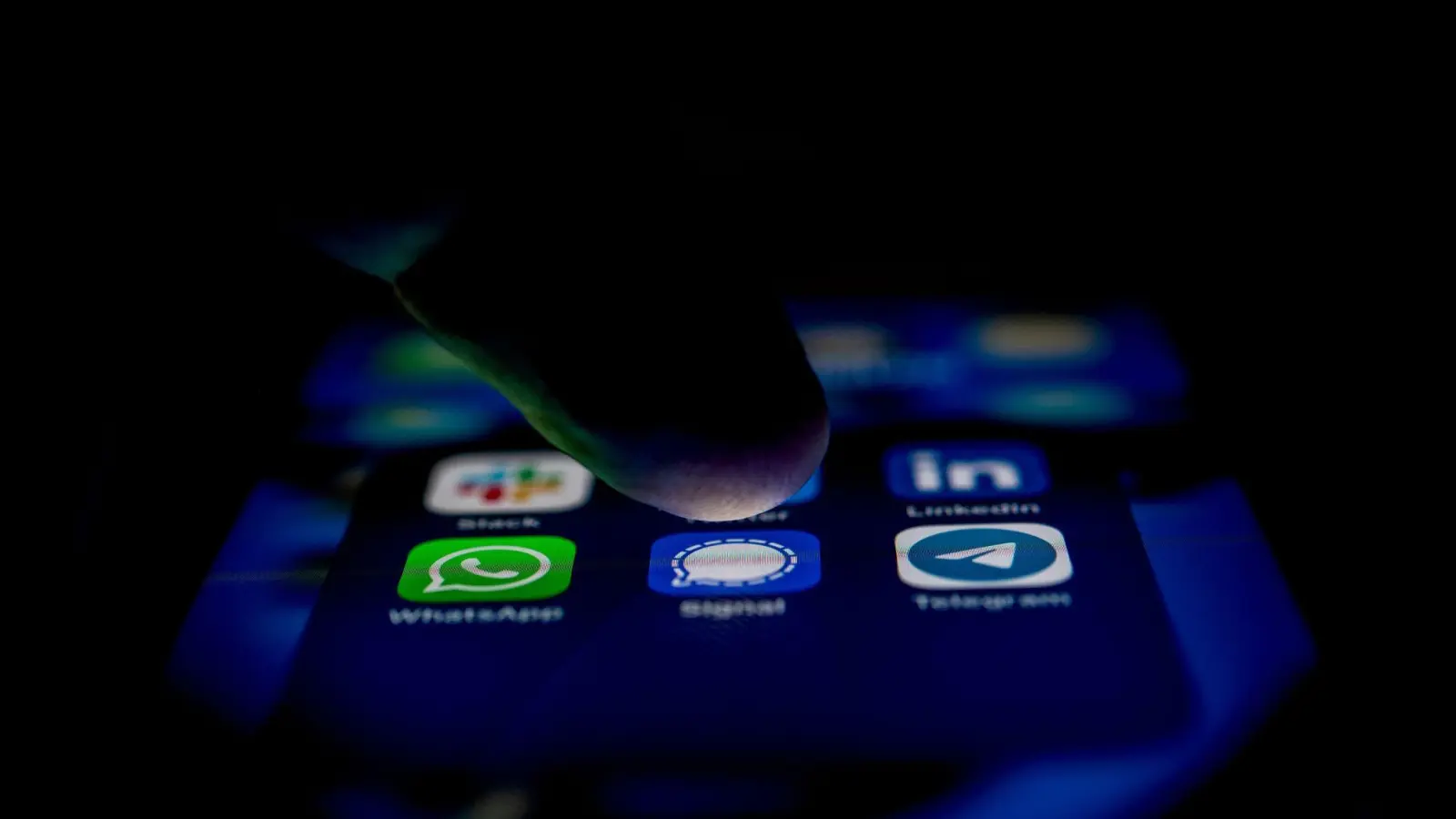 Neu im Messenger Signal sind In-App-Zahlungen mit der digitalen Datenschutz-Währung Mobilecoin. (Foto: Zacharie Scheurer/dpa-tmn)