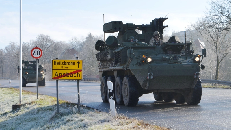 Die massigen Stryker-Radpanzer gehören zum Fuhrpark der US-Armee in Ansbach. (Symbolbild: Johannes Hirschlach)