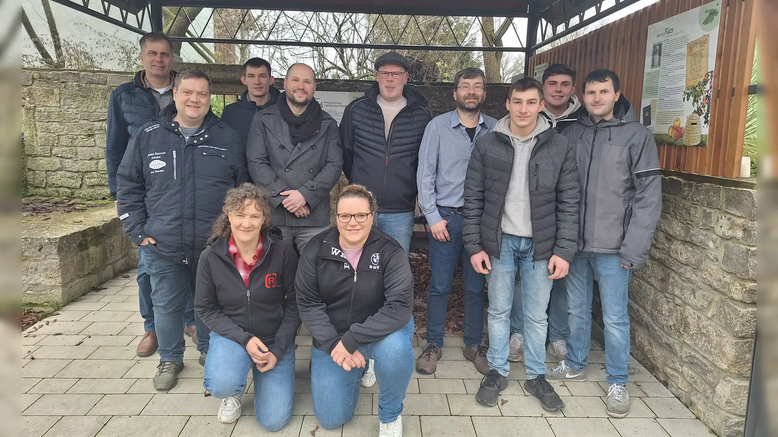 Diese Kandidatinnen und Kandidaten wollen in den Hemmersheimer Gemeinderat. (Foto: Petra Breunig)