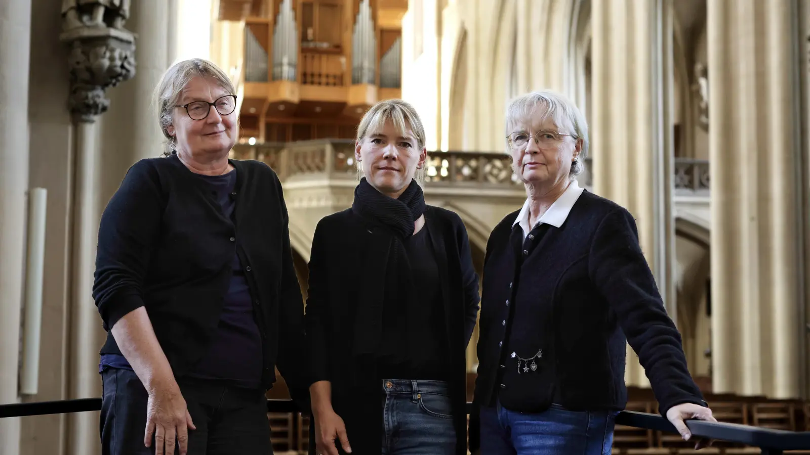 Setzen sich dafür ein, dass eine volle Kirchenmusikstelle im Dekanat Rothenburg erhalten bleibt (von links): Pfarrerin Dorothea Bezzel, Kantorin Jasmin Neubauer und Dekanin Jutta Holzheuer. (Foto: Thomas Wirth)