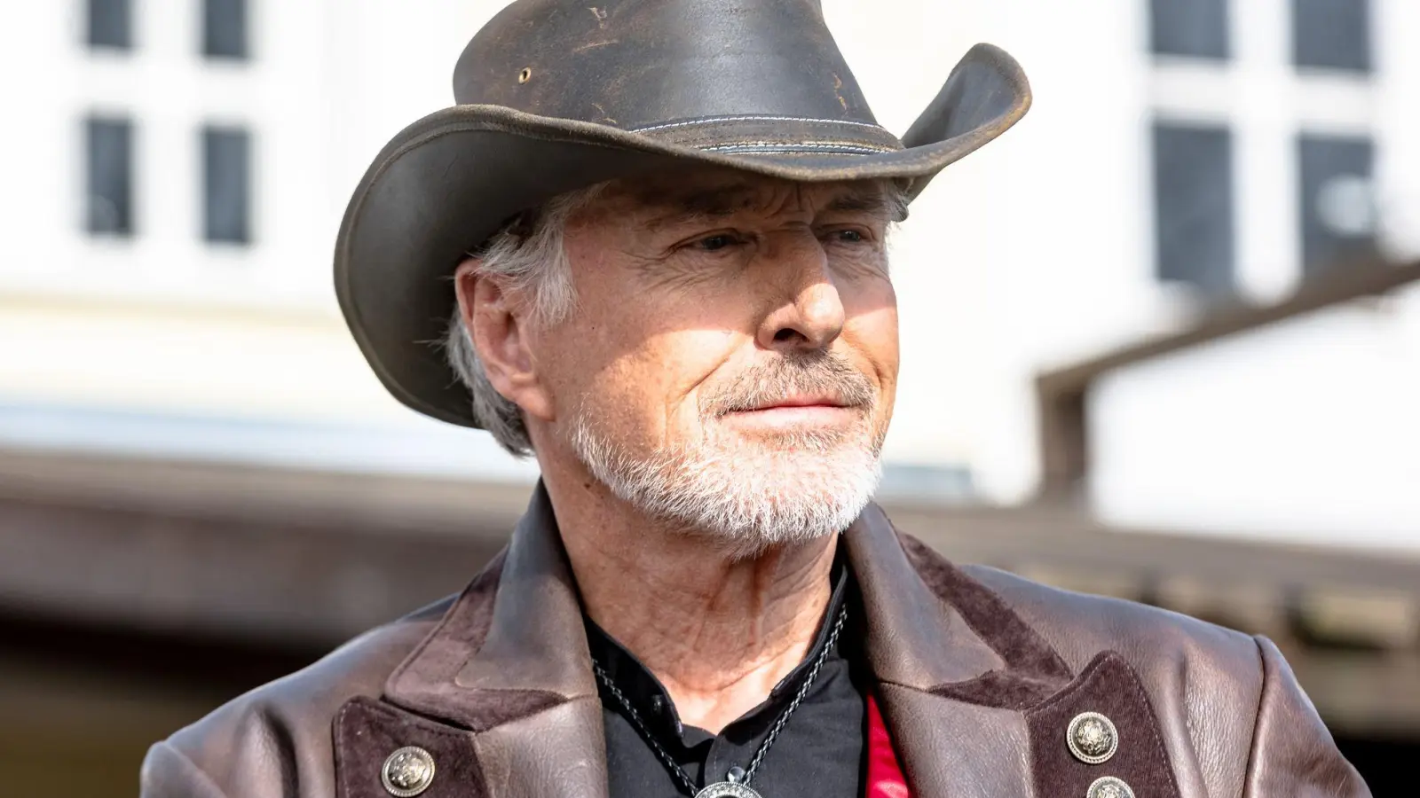 Nick Wilder setzt sich im Roman „Vaterliebe“ mit der Verdrängung des Nationalsozialismus und der steten Gefahr des Rechtsextremismus auseinander. (Foto: Markus Scholz/dpa)