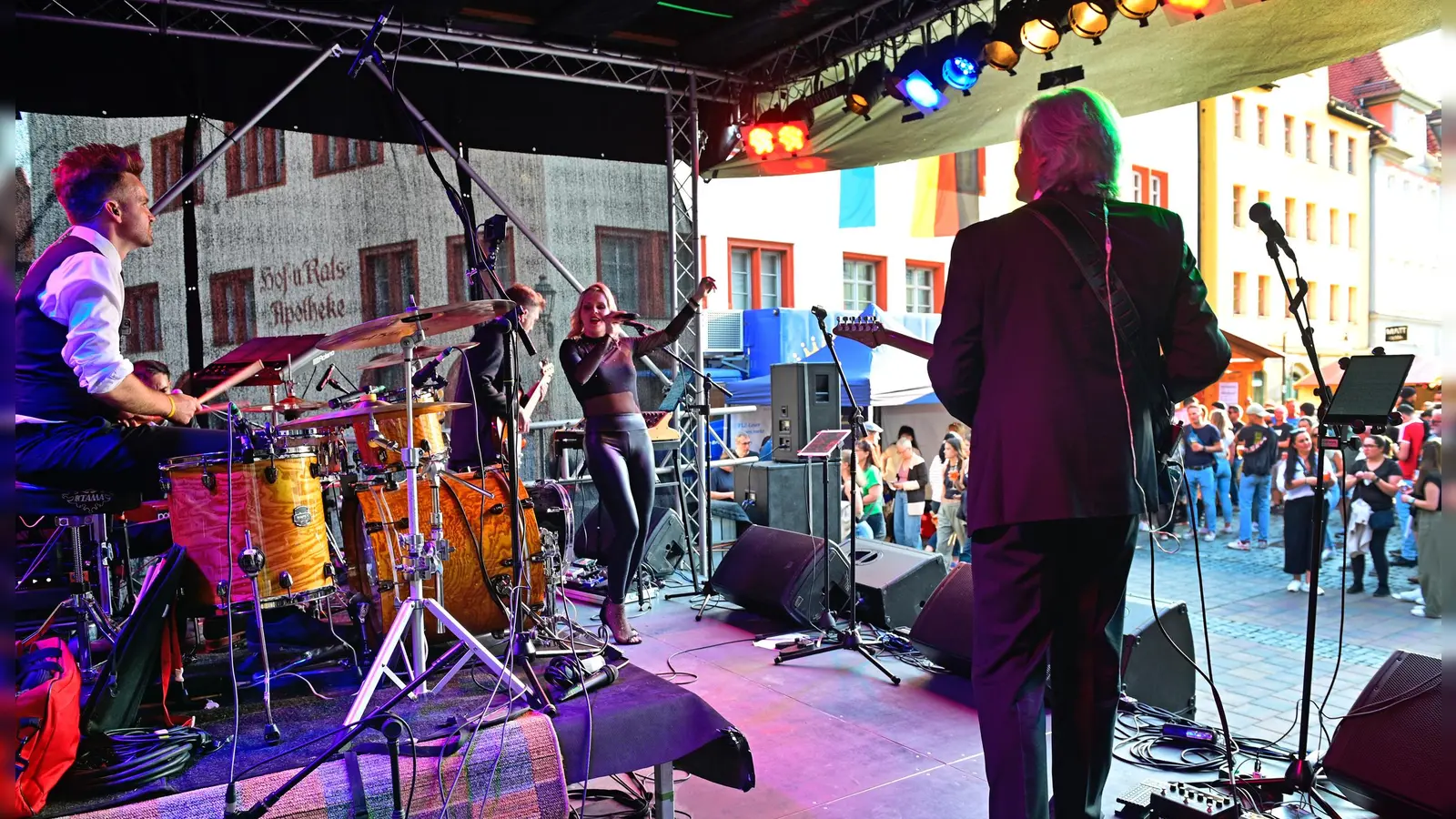 Bieranstich, Livemusik und ordentlich Trubel: Das sind die Impressionen unserer Reporter vom Ansbacher Altstadtfest 2023. (Foto: Jim Albright)