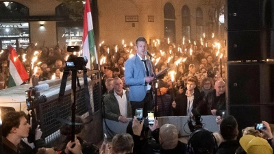 Peter Magyar bezeichnet Viktor Orban als „Kopf des Mafia-Staats“. (Foto: Denes Erdos/AP/dpa)