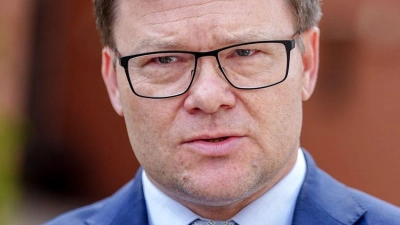 Umweltminister Carsten Schneider fordert volle Anstrengung für den Klimaschutz. (Archivbild) (Foto: Kay Nietfeld/dpa)