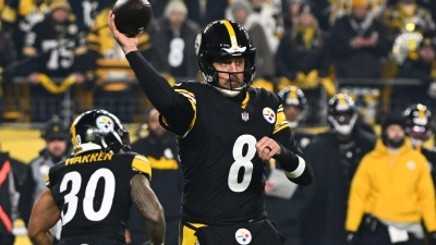 Hat womöglich seinen letzten Pass in der NFL geworfen: Aaron Rodgers. (Foto: Justin Berl/AP/dpa)