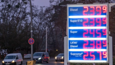 Tanken wird immer teurer. (Foto: Soeren Stache/dpa)