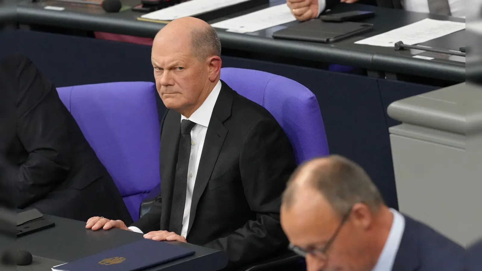 „Er hat sich verzockt, aber viel schlimmer ist, dass er gezockt hat“, sagte der SPD-Kanzler, Olaf Scholz, über das Vorgehen von Unionskanzlerkandidat Friedrich Merz (CDU). (Archivbild) (Foto: Kay Nietfeld/dpa)