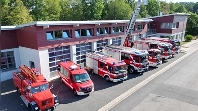 Um auf die unterschiedlichen Einsätze reagieren zu können, verfügt die Freiwillige Feuerwehr über verschiedene Fahrzeuge. In der Zukunft soll noch ein Logistikfahrzeug hinzukommen. (Foto: Freiwillige Feuerwehr Heilsbronn/Rüdiger Wald)