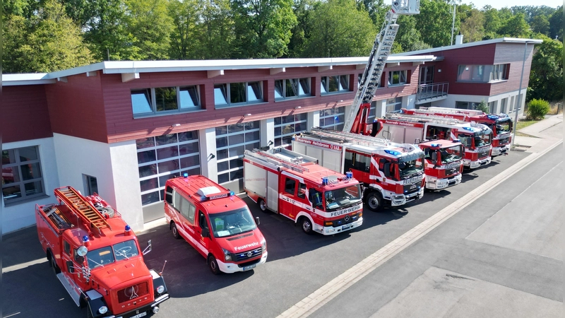 Um auf die unterschiedlichen Einsätze reagieren zu können, verfügt die Freiwillige Feuerwehr über verschiedene Fahrzeuge. In der Zukunft soll noch ein Logistikfahrzeug hinzukommen. (Foto: Freiwillige Feuerwehr Heilsbronn/Rüdiger Wald)