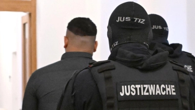 Der Angeklagte soll Weihnachten 2024 für einen Anschlag ins Auge gefasst haben. (Foto: Barbara Gindl/APA/dpa)