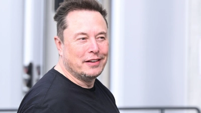 Elon Musk unterstützt Trump im Wahlkampf - und macht auf seiner Plattform X immer wieder Stimmung gegen dessen Kontrahentin Harris. (Archivbild) (Foto: Sebastian Gollnow/dpa)