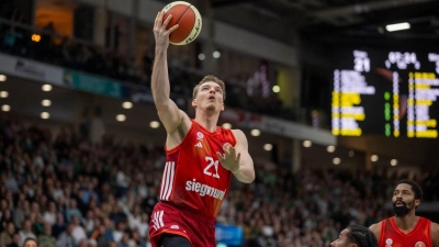 Justus Hollatz und der FC Bayern Basketball erlebten in Ulm ein ganz enges Spiel. (Archivfoto) (Foto: Harald Tittel/dpa)