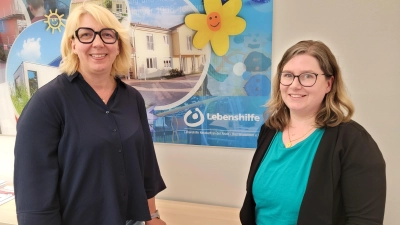 Ansprechpartner beim Betreuungsverein der Lebenshilfe sind Catja Schühlein (links) und Marina Melchior. Sie stehen Ratsuchenden helfend zur Seite. (Foto: Nina Daebel)