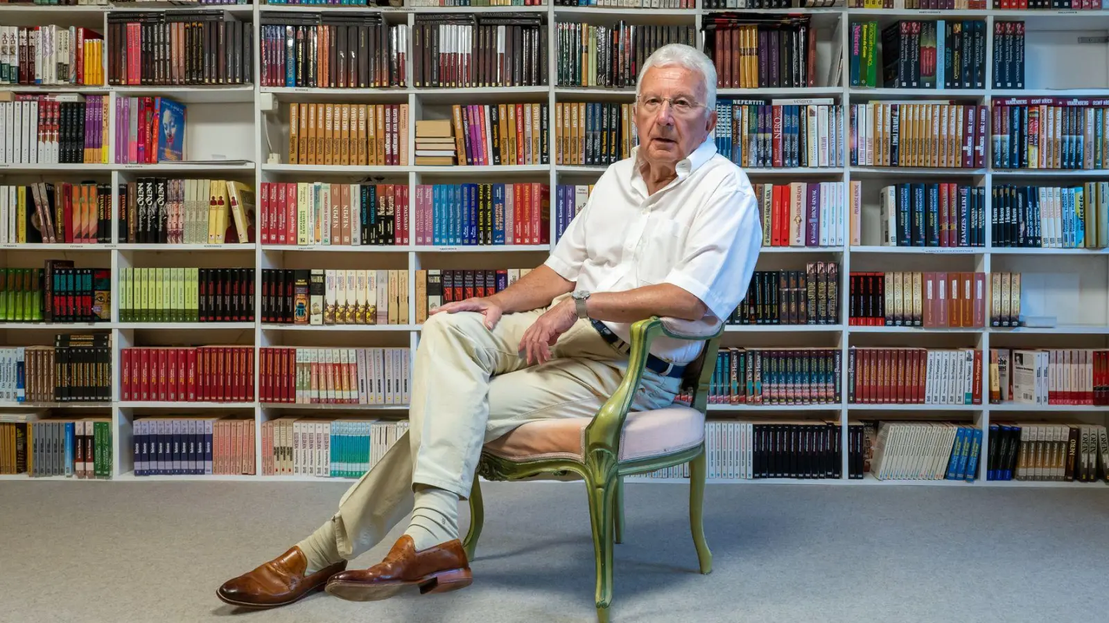 Die Bücher des Autors Philipp Vandenberg sind in mehr als 30 Sprachen übersetzt worden. (Archivbild) (Foto: Peter Kneffel/dpa)