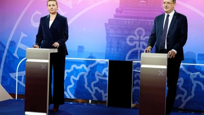 Mette Frederiksen (links) will Ministerpräsidentin in Dänemark bleiben. Doch ihr erster Versuch einer Regierungsbildung ist gescheitert. Jetzt versucht es ihr Herausforderer Troels Lund Poulsen (rechts). (Archivbild) (Foto: Mads Claus Rasmussen/Ritzau Scanpix/dpa)