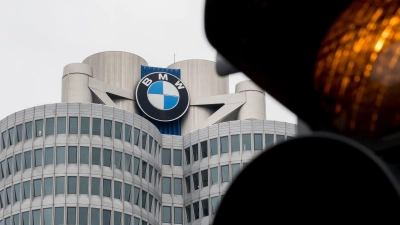 Beispiel BMW: Das Prinzip Geld gegen Auflösungsvertrag beruht auf doppelter Freiwilligkeit. (Foto: Tobias Hase/dpa)