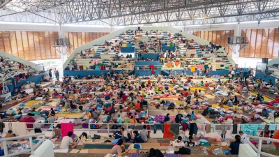Hochwasserkatastrophe - Evakuierungszentrum in Thailand  (Foto: Arnun Chonmahatrakool/AP/dpa)
