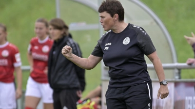 „Stärke zeigen“: Petra Amslinger stand bereits 2011 als Weinberger Trainerin gegen Hoffenheim an der Seitenlinie. (Foto: Martin Rügner)