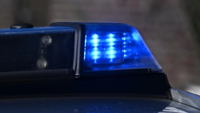 Die Frau starb noch am Unfallort. (Symbolbild) (Foto: Bernd Weißbrod/dpa)