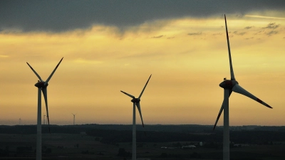 Frühestens 2028, so die Planung, sollen sich im Windkraftgebiet WK211 neue Räder drehen. Mit der Ausweisung der Fläche zwischen Nehdorf und Bammersdorf als Vorranggebiet will der Regionale Planungsverband nun weitere Weichen dafür stellen. (Symbolbild: Wolfgang Grebenhof)