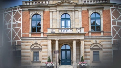 Das Festspielhaus auf dem Grünen Hügel. (Foto: Daniel Karmann/dpa)