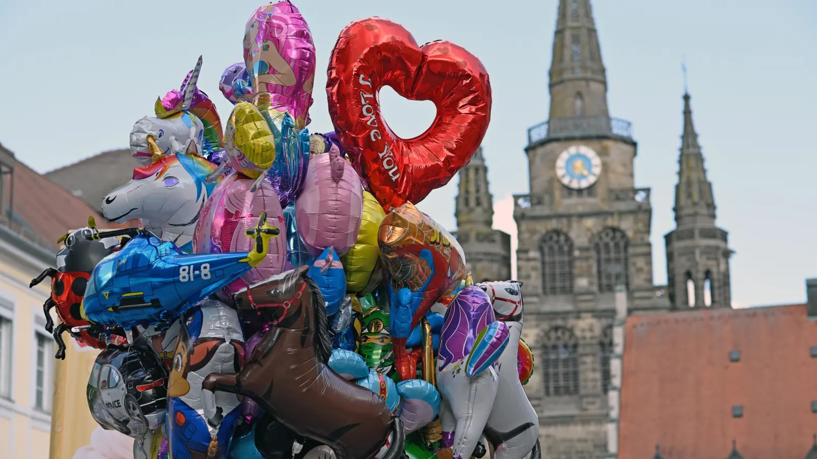 Bieranstich, Livemusik und ordentlich Trubel: Das sind die Impressionen unserer Reporter vom Ansbacher Altstadtfest 2023. (Foto: Jim Albright)