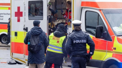 Mindestens 28 Menschen wurden verletzt. (Foto: Peter Kneffel/dpa)