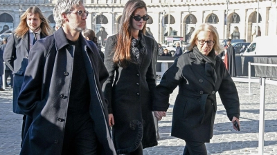 Prominente wie Anne Hathaway trauern um Valentino. (Foto: Maurizio D'avanzo/IPA via ZUMA Press/dpa)