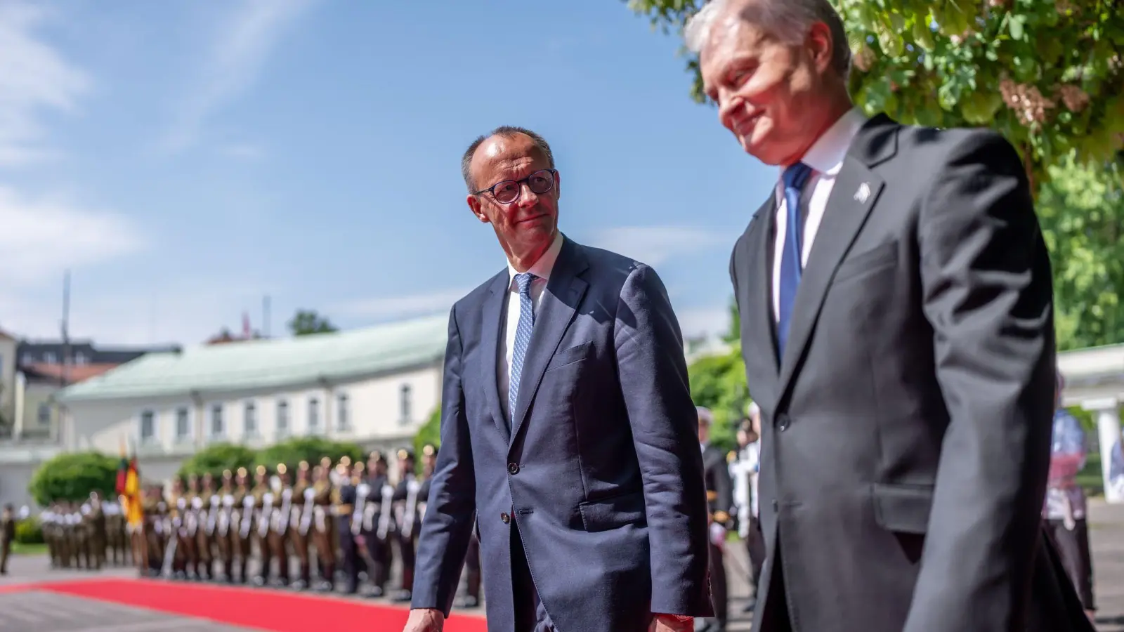 Litauens Präsident Nauseda spricht von einem „Tag des Vertrauens“. (Foto: Michael Kappeler/dpa)