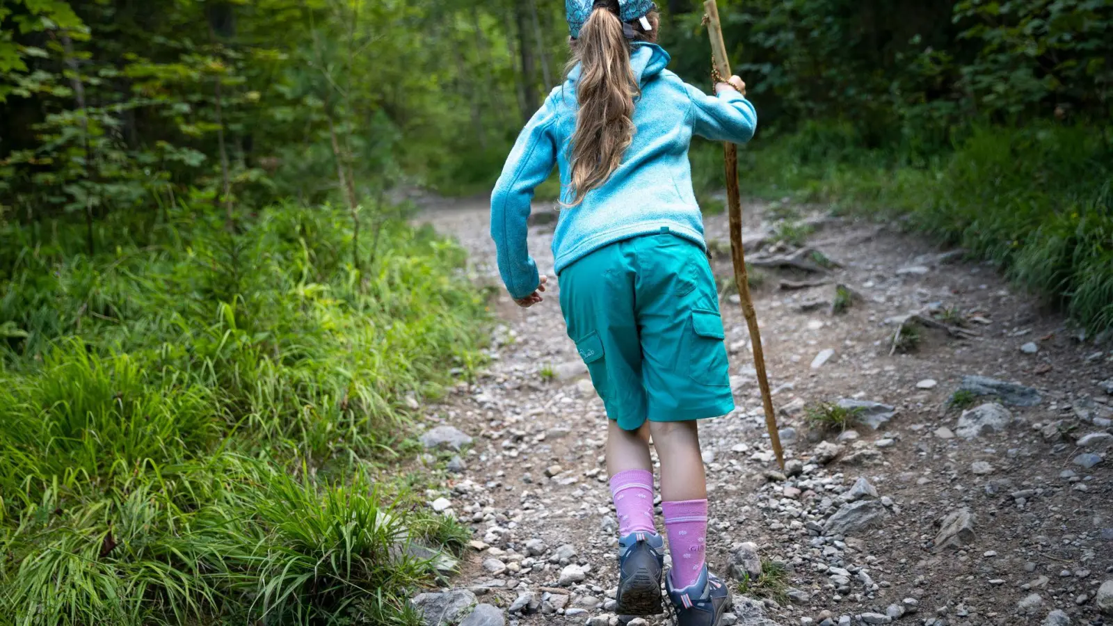 Langeweile als Chance: In den Ferien kann Langeweile der Ausgangspunkt für Kreativität und Selbstreflexion bei Kindern sein. (Foto: Florian Schuh/dpa-tmn)