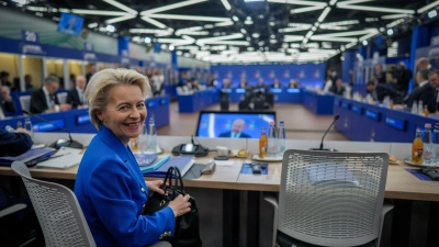 Nun kann von der Leyen lachen - ihr Vorschlag wurde angenommen. (Archivbild) (Foto: Kay Nietfeld/dpa)