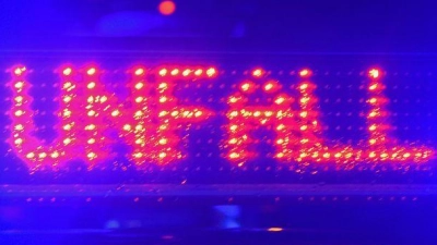 Schwerer Unfall auf der A48.  (Symbolbild) (Foto: Stefan Puchner/dpa)
