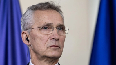 Nato-Generalsekretär Jens Stoltenberg hat sich dafür ausgesprochen, einige Einschränkungen für den Einsatz der bereitgestellten Waffen aufzuheben. (Foto: Hannes P Albert/dpa)