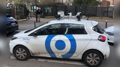 Autofahrer in Straßburg kennen sie schon: Scan-Fahrzeuge im Einsatz gegen Falschparker. (Archivbild) (Foto: Michael Evers/dpa)