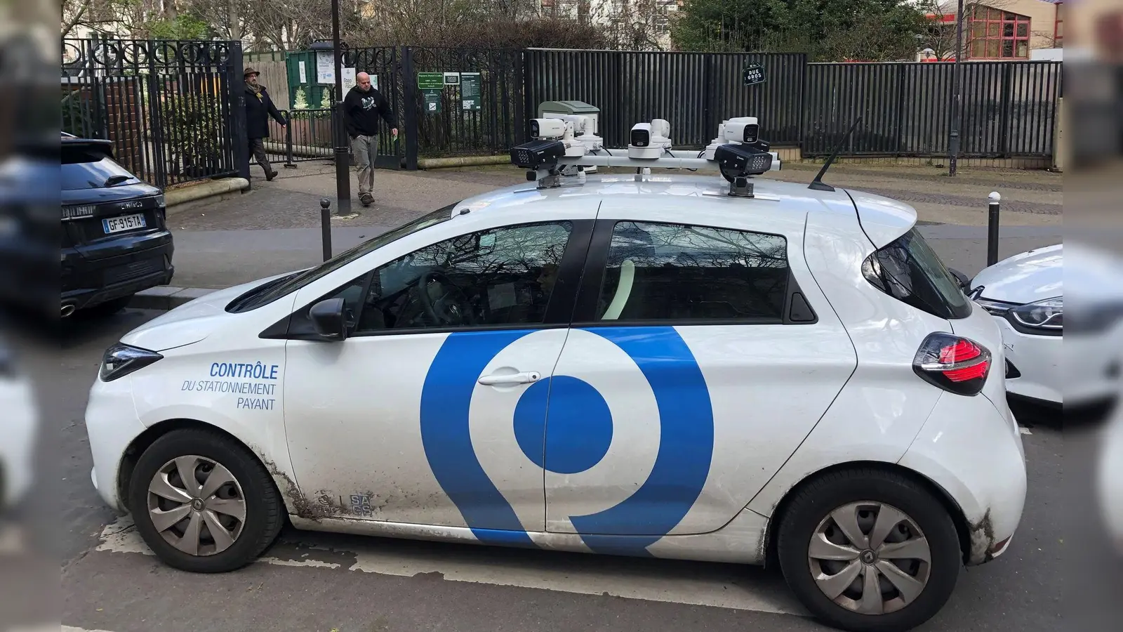 Autofahrer in Straßburg kennen sie schon: Scan-Fahrzeuge im Einsatz gegen Falschparker. (Archivbild) (Foto: Michael Evers/dpa)