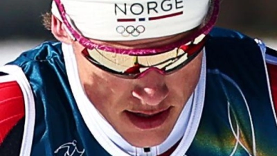 Johannes Hoesflot Klaebo prägt die Winterspiele in Italien. (Foto: Daniel Karmann/dpa)