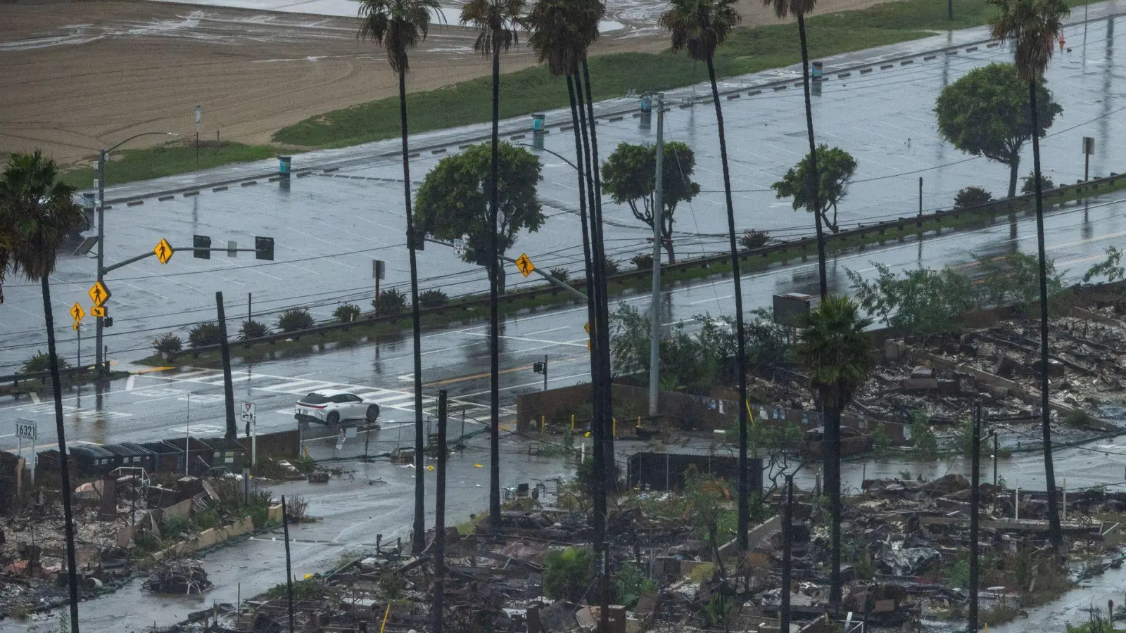 Die Behörden warnen von Sturzfluten und Überschwemmungen.  (Foto: Ethan Swope/AP/dpa)