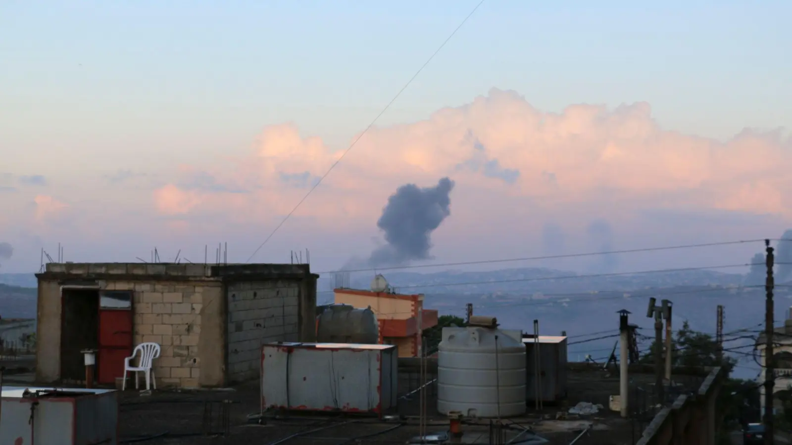 Israel greift massiv im Süd- und Ostlibanon an (Foto: Taher Abu Hamdan/XinHua/dpa)