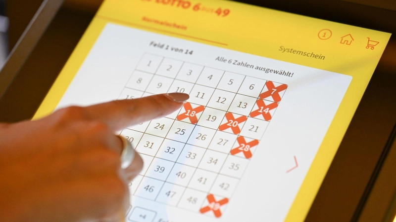 Ein Schwabe hat Glück im Lotto. (Symbolbild) (Foto: Bernd Weißbrod/dpa)