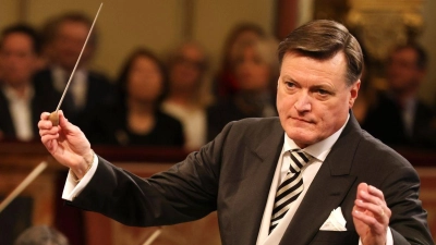 Christian Thielemann bei einer Voraufführung des Neujahrskonzerts 2024 der Wiener Philharmoniker. (Foto: Dieter Nagl/WIENER PHILHARMONIKER/dpa)