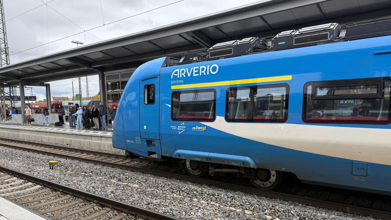 Die Züge auf dem RE80 Würzburg–Treuchtlingen, hier in Ansbach, fahren in den kommenden Wochen nur auf verkürzter Strecke oder gar nicht. (Foto: Manfred Blendinger)